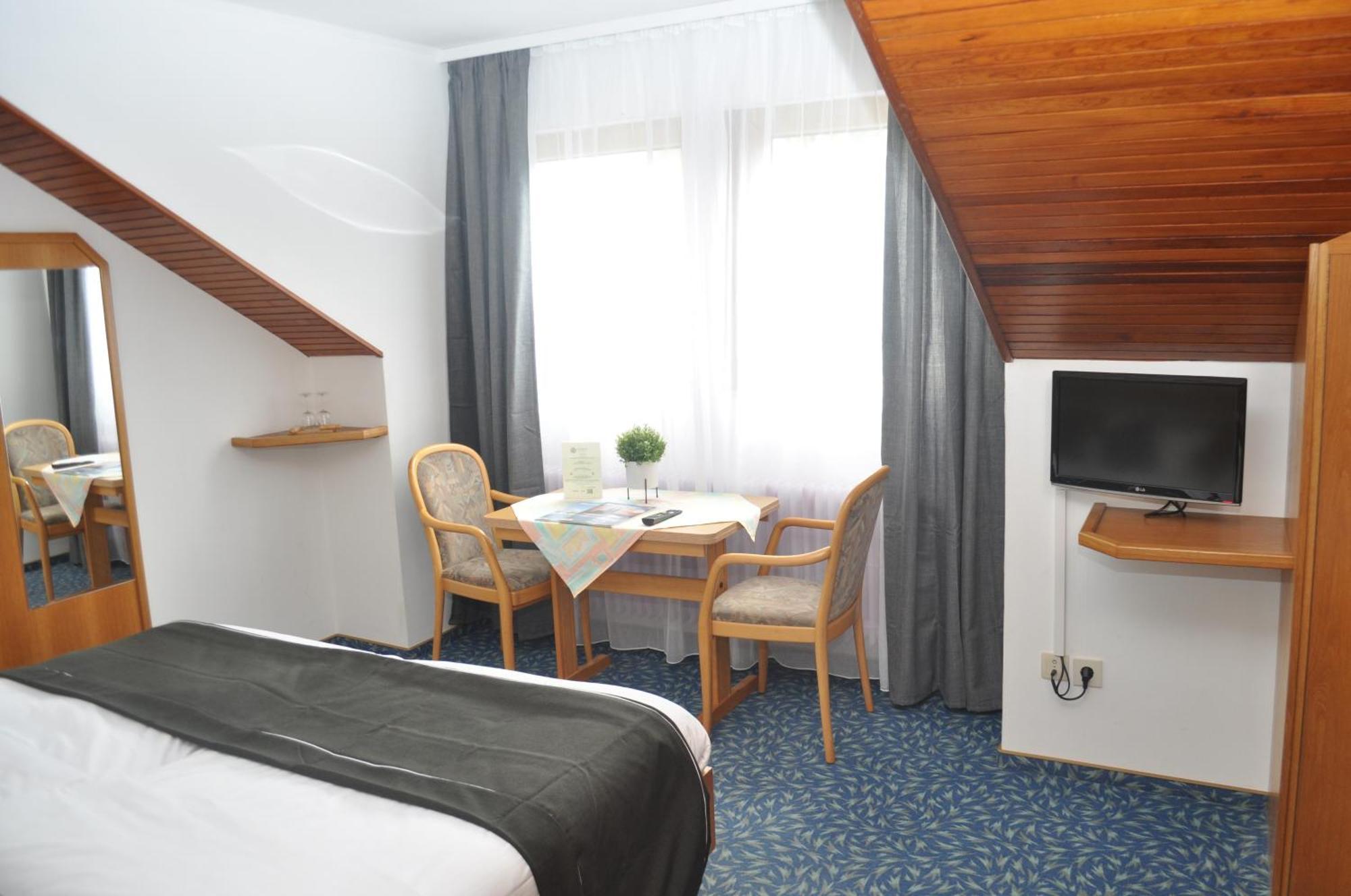 Hotel Kuehns Muehle Эстрих-Винкель Экстерьер фото