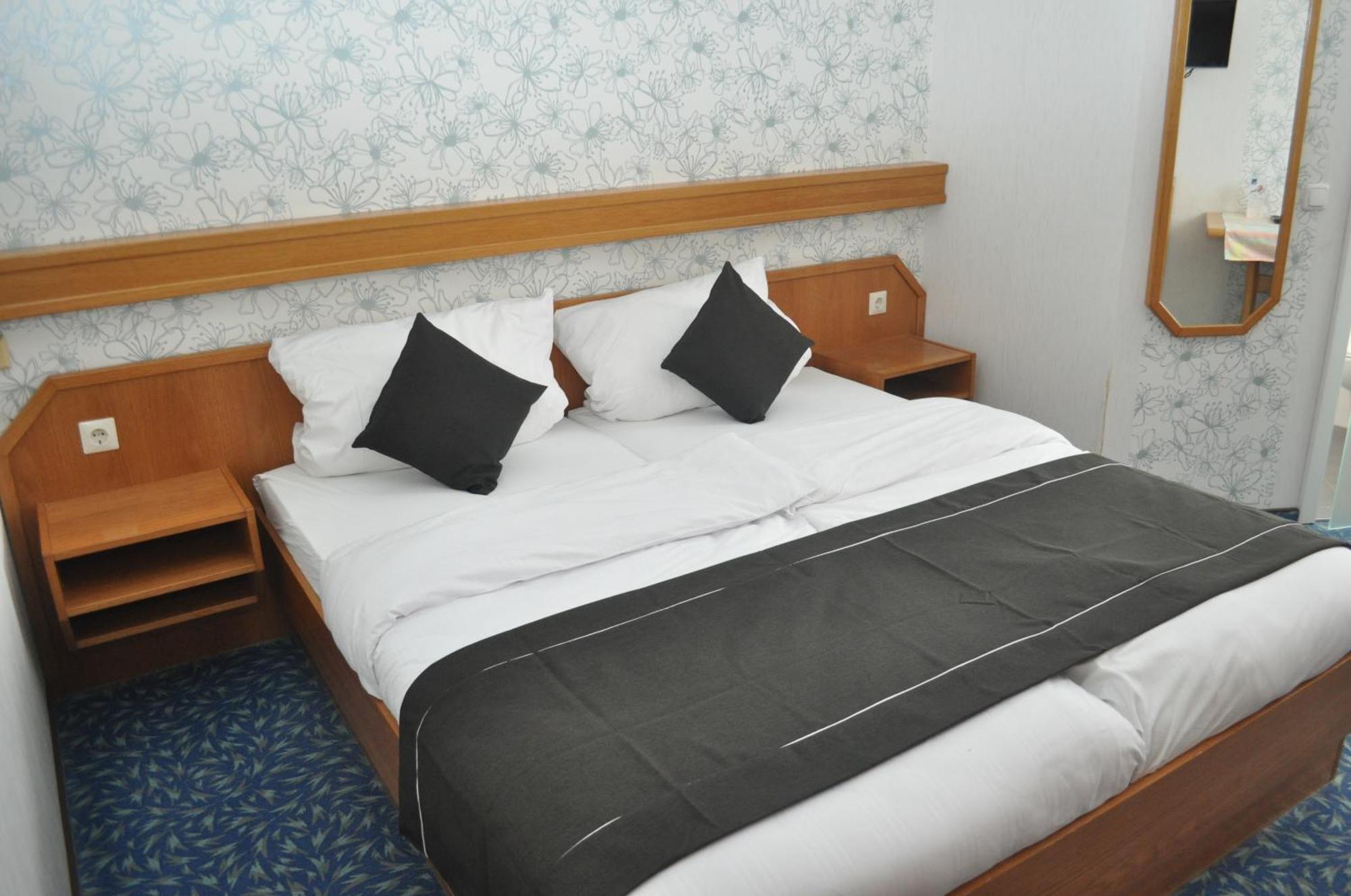 Hotel Kuehns Muehle Эстрих-Винкель Экстерьер фото
